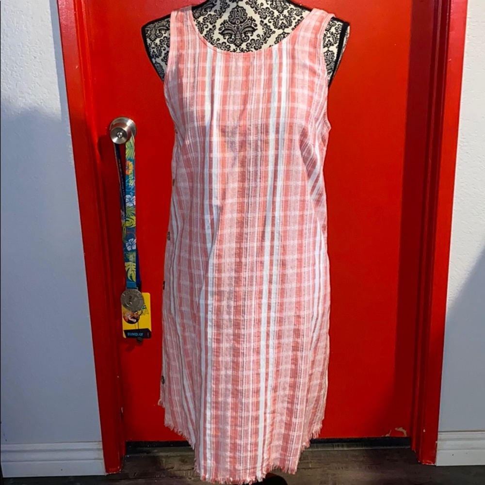 Universal Thread sherbet/white dress